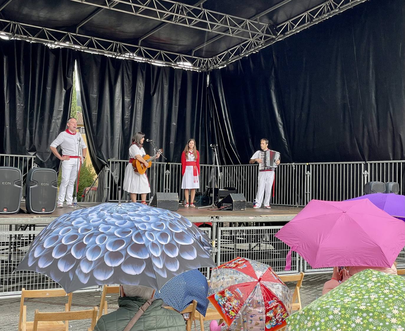 Fotos: Los Sanmigeles ya son historia, pero los Errosaixuek piden paso en Oñati