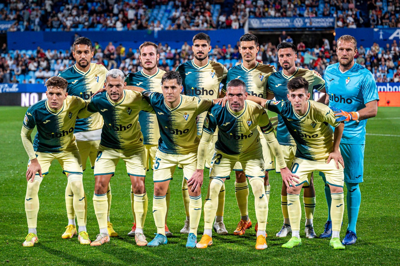 Fotos: El Eibar resiste de forma titánica ante el Zaragoza