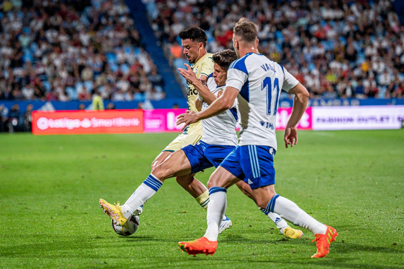 Fotos: El Eibar resiste de forma titánica ante el Zaragoza