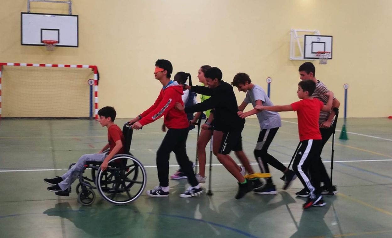 Aniztasuna eta irisgarritasunaren inguruko sensibilizazio saioak izan dira.