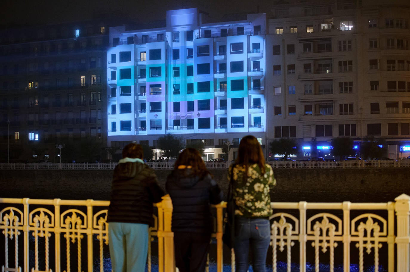 Fotos: El vídeo &#039;mapping&#039; con la historia de un edificio de Donostia