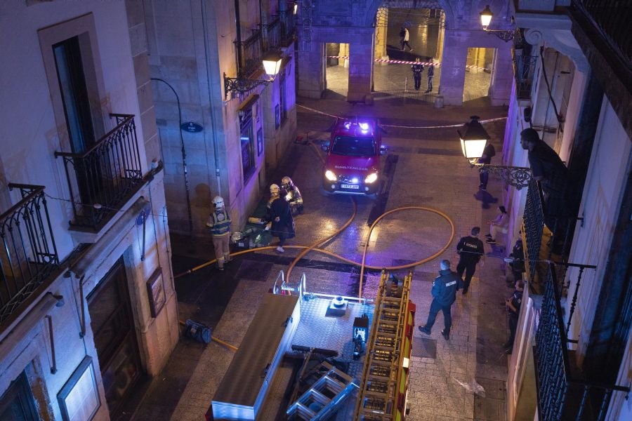 Fotos: Incendio en un mesón de la Parte Vieja