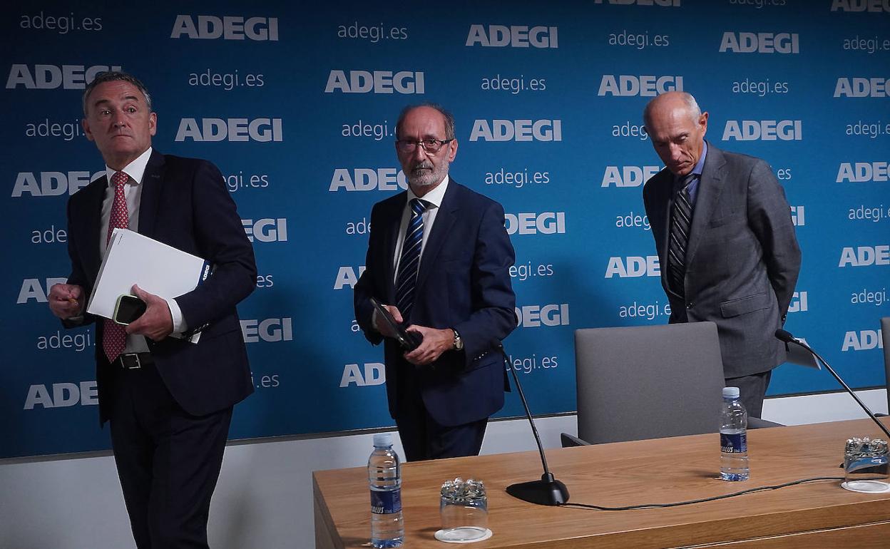 Los responsables de Adegi, en Miramon.