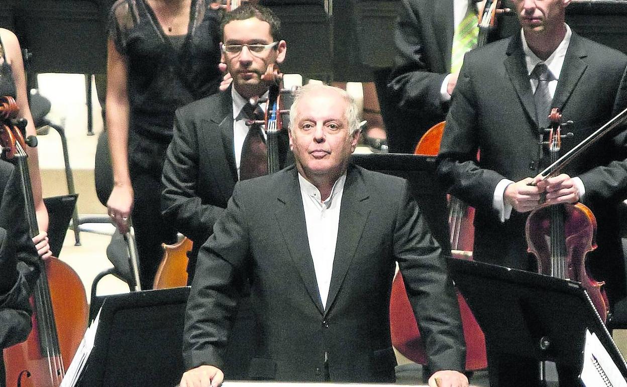 Barenboim, durante la ovación previa al concierto que recibió en el Kursaal en 2009. 