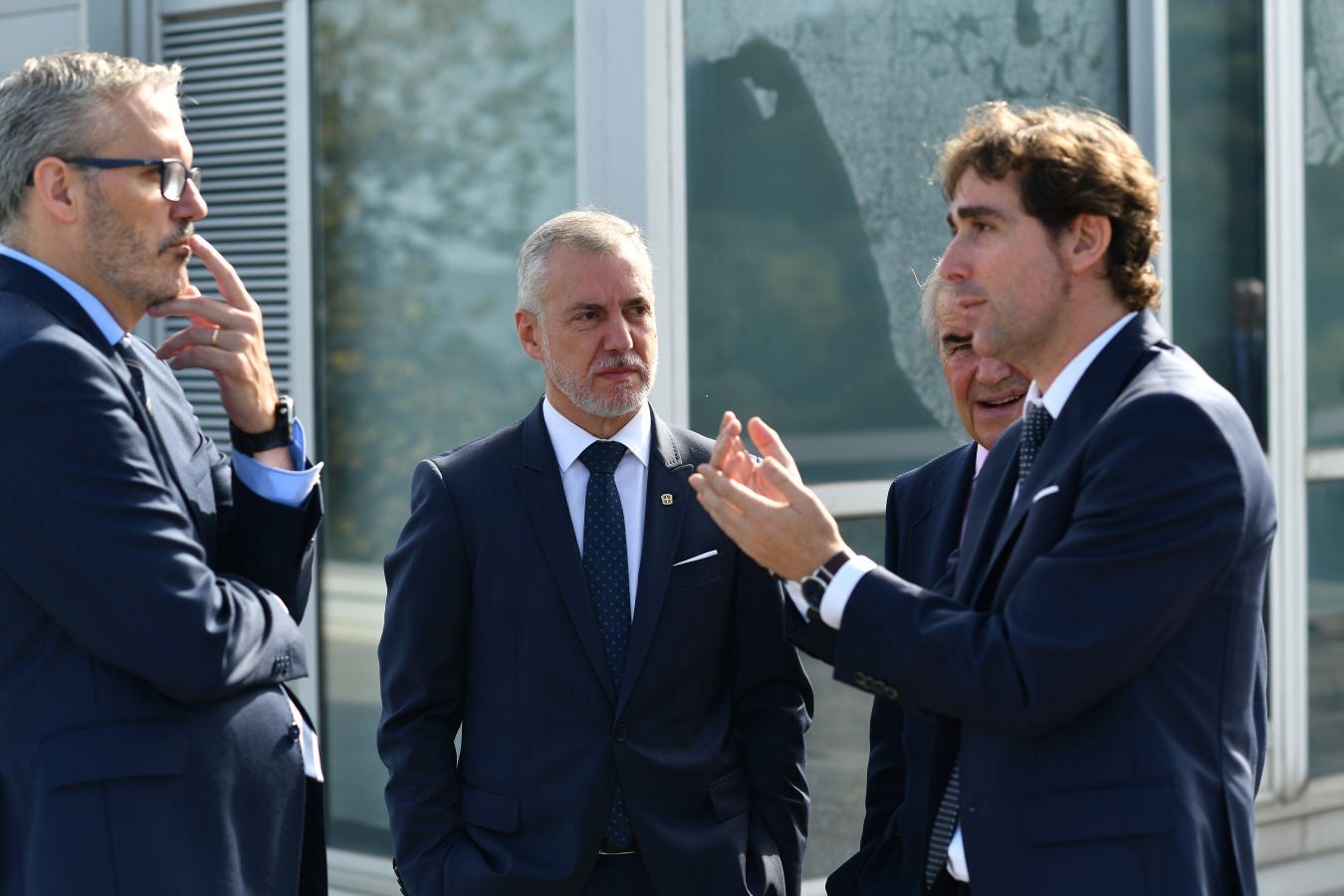 Fotos: El lehendakari visita la nueva sede de DV