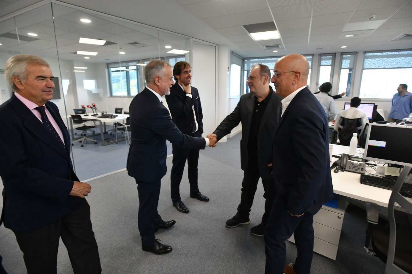 Fotos: El lehendakari visita la nueva sede de DV