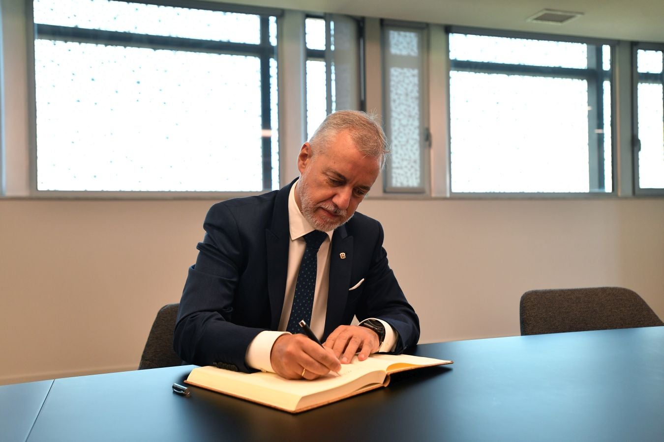 Fotos: El lehendakari visita la nueva sede de DV