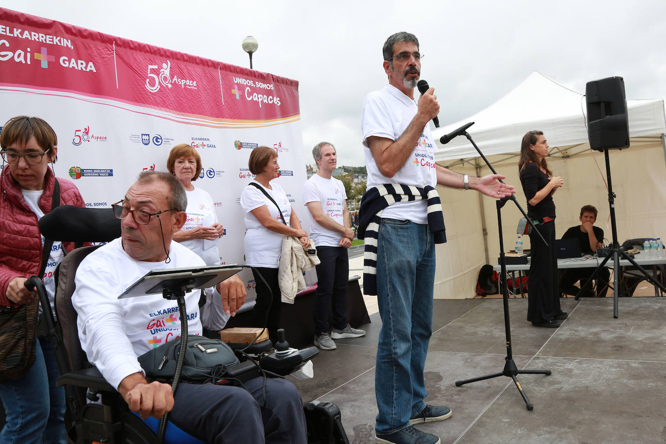 Fotos: Usuarios y familiares celebran las bodas de oro de Aspace