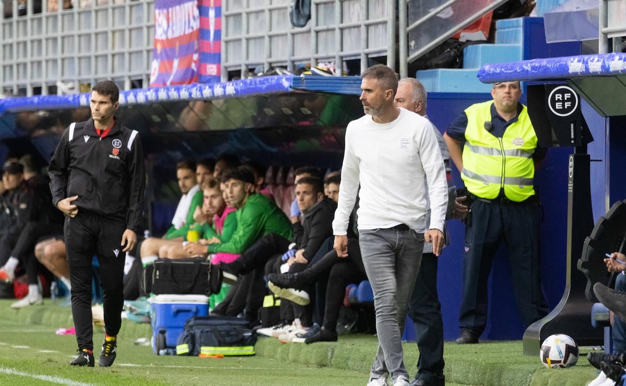 Garitano en el partido ante el Racing en Ipurua. 