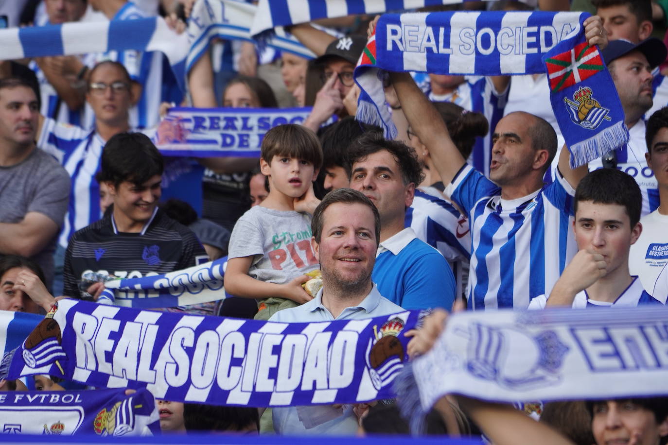 Fotos: Búscate en la grada