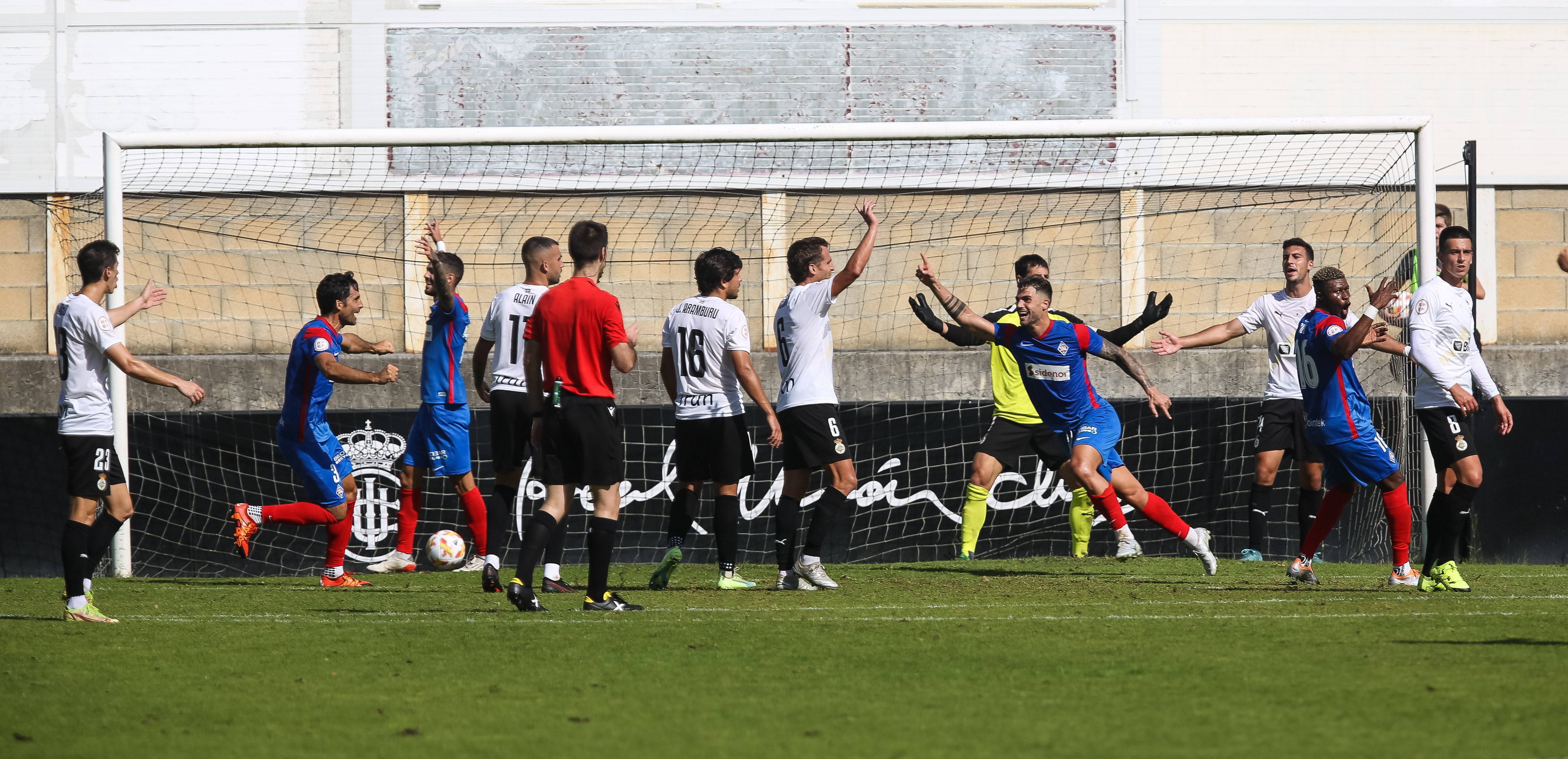 Fotos: El Real Unión se impone 4-3 al Amorebieta