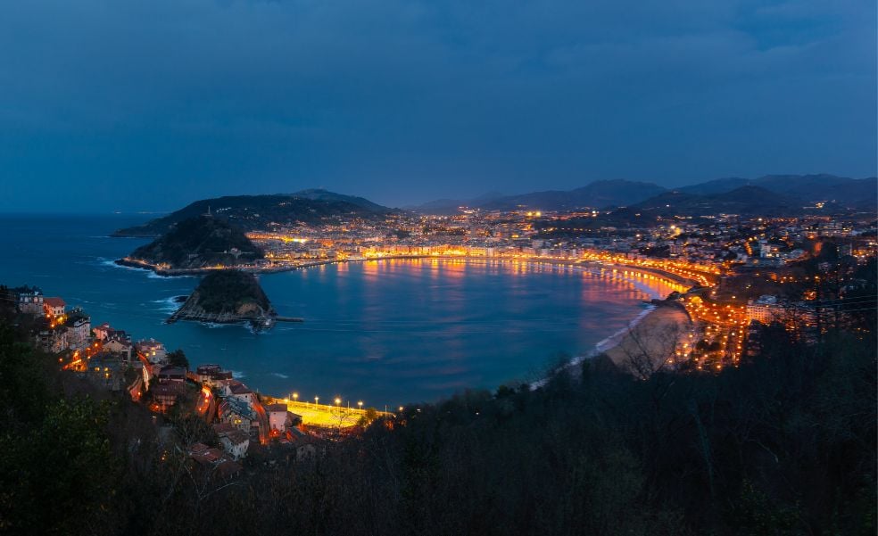 Bahía de La Concha de San Sebastián. La zona de Miraconcha es una de las preferidas por los extranjeros que pretenden comprar una vivienda de lujo en la ciudad.