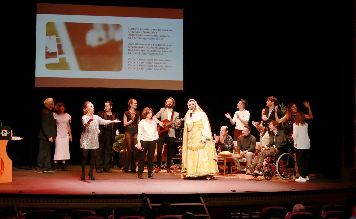 Los actores vascos premian con los 'Besarkada' las mejores interpretaciones