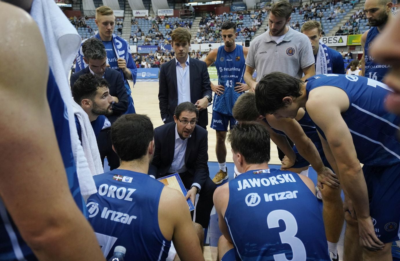 Fotos: Decepcionante estreno en casa