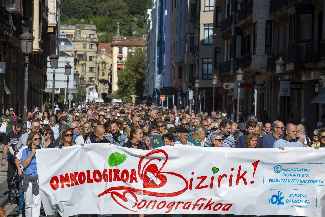 Fotos: Marcha contra la «pérdida de identidad» de Onkologikoa