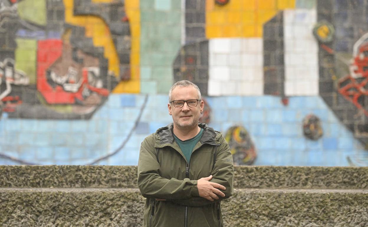 Aritz Brantoni bururatu zitzaion euskal literaturari emandako gune digital bat sortzea. Gerora, idazle eta irakurle asko bildu dira bazkide bila dabilen egitasmora. 