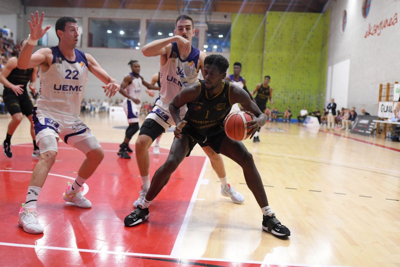 Fotos: El Juaristi cae ante el Valladolid