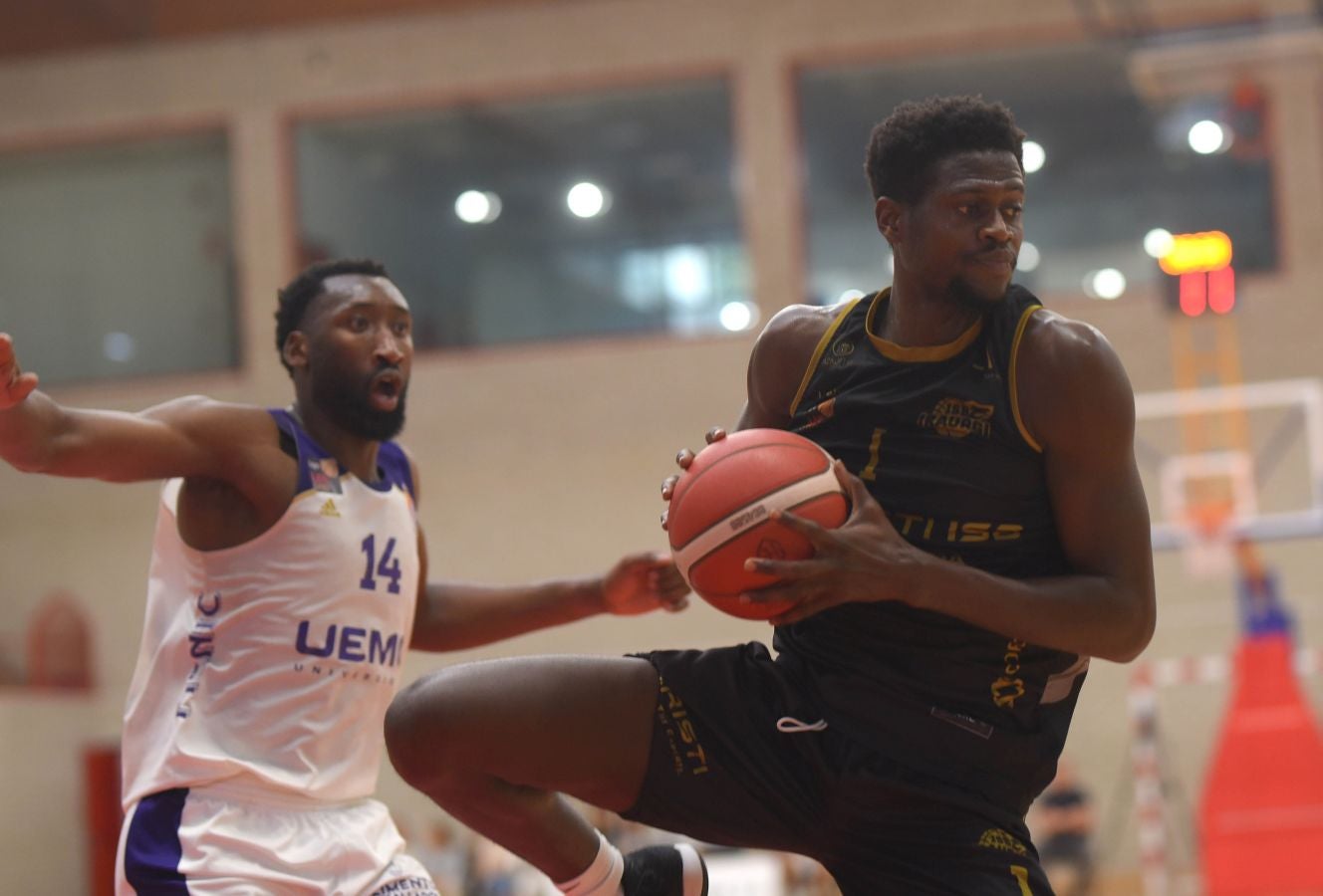 Fotos: El Juaristi cae ante el Valladolid