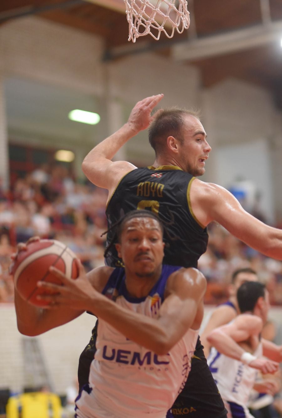 Fotos: El Juaristi cae ante el Valladolid