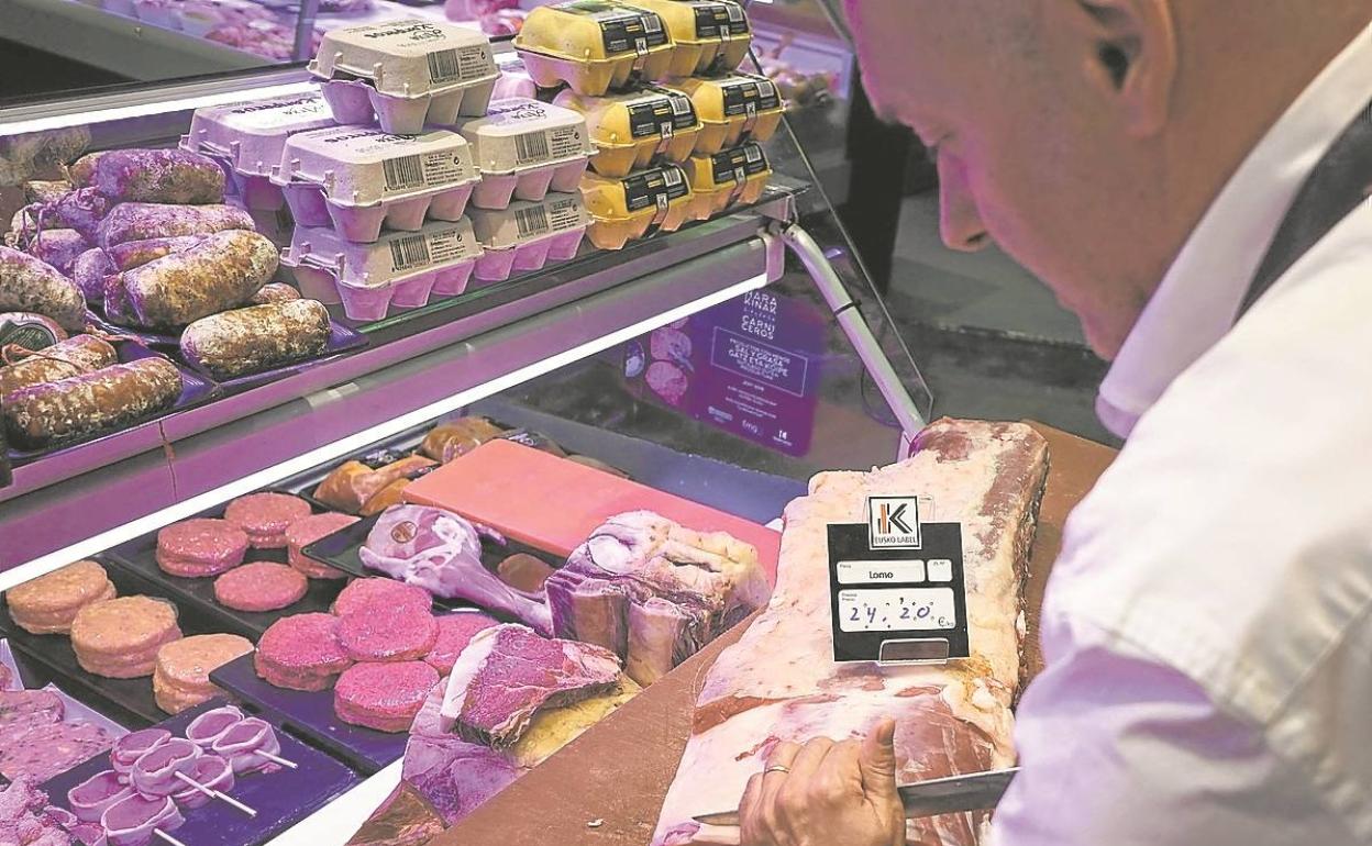 Los alimentos básicos se han encarecido un 14% en el conjunto del Estado en el último año. 