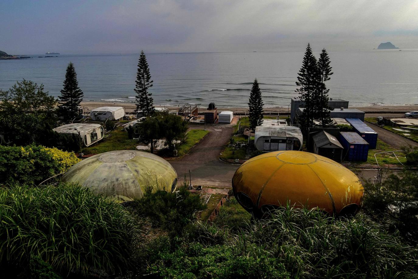 Fotos: El pueblo OVNI abandonado