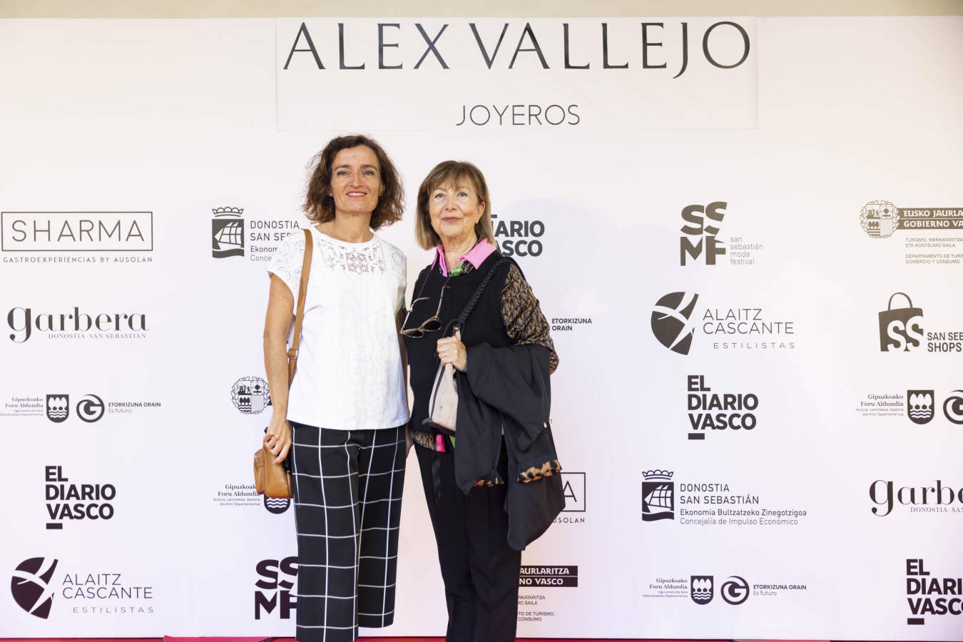 Fotos: Vallejo Joyeros presenta su colección al ritmo de Verdini Dantza Taldea