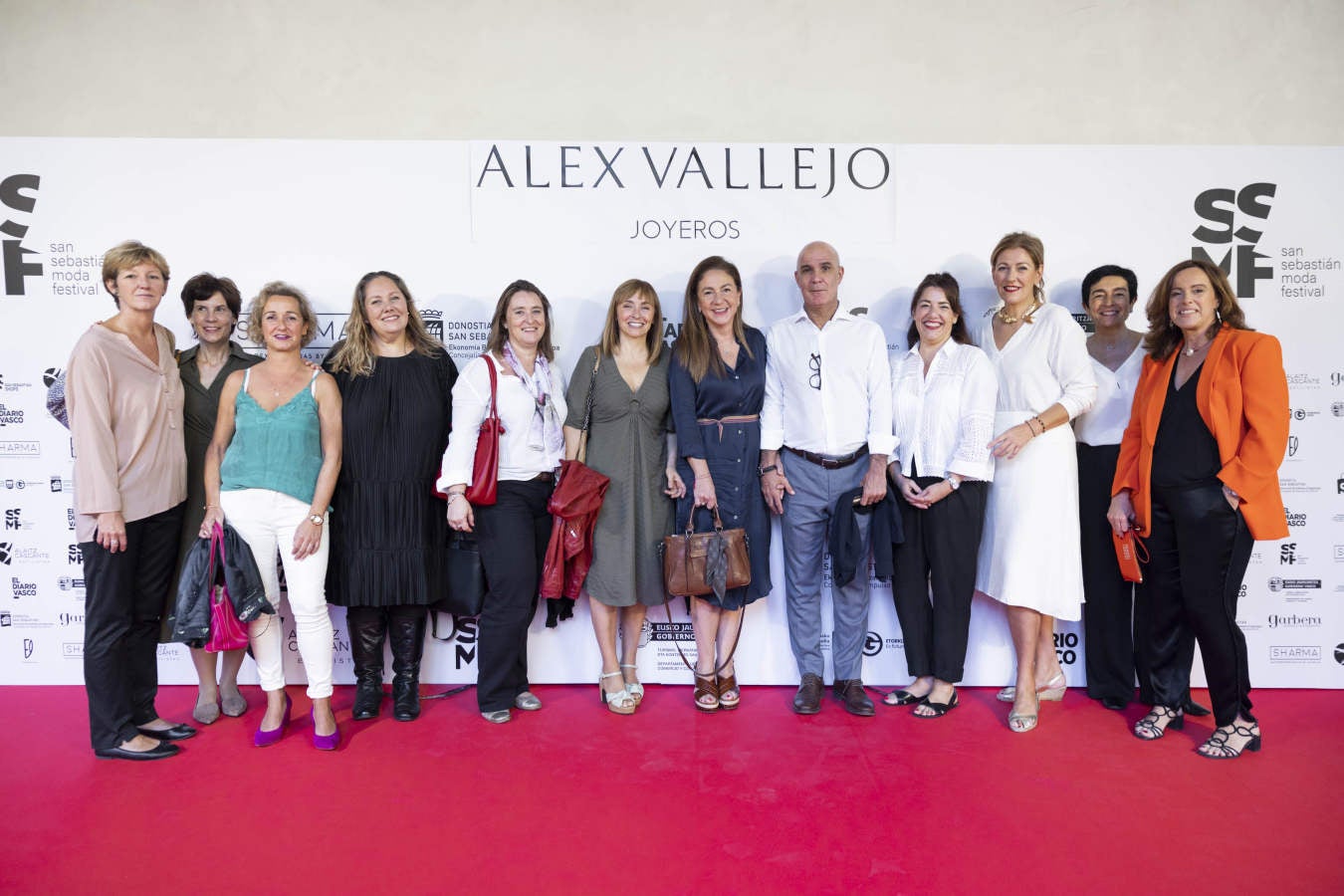 Fotos: Vallejo Joyeros presenta su colección al ritmo de Verdini Dantza Taldea