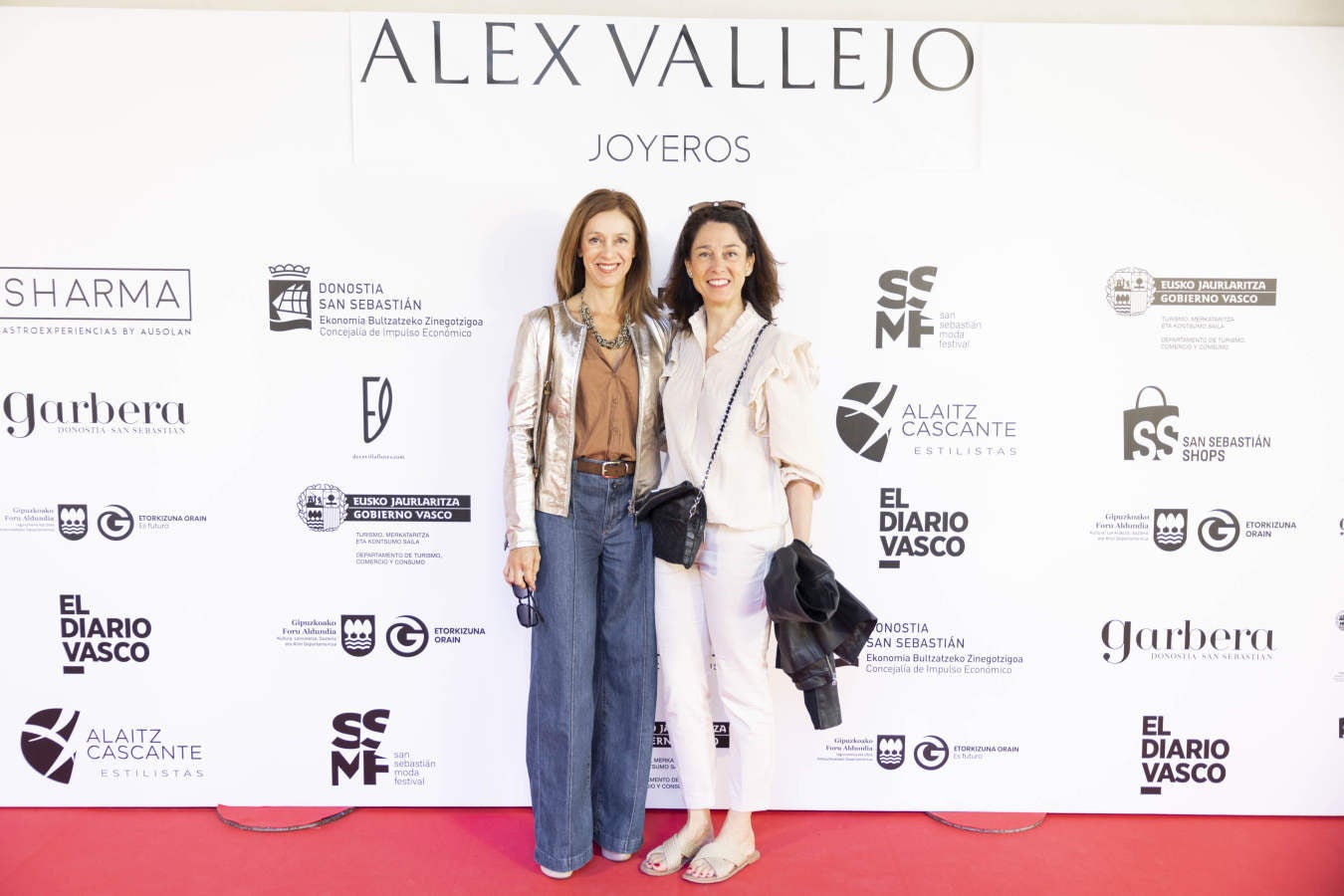 Fotos: Vallejo Joyeros presenta su colección al ritmo de Verdini Dantza Taldea