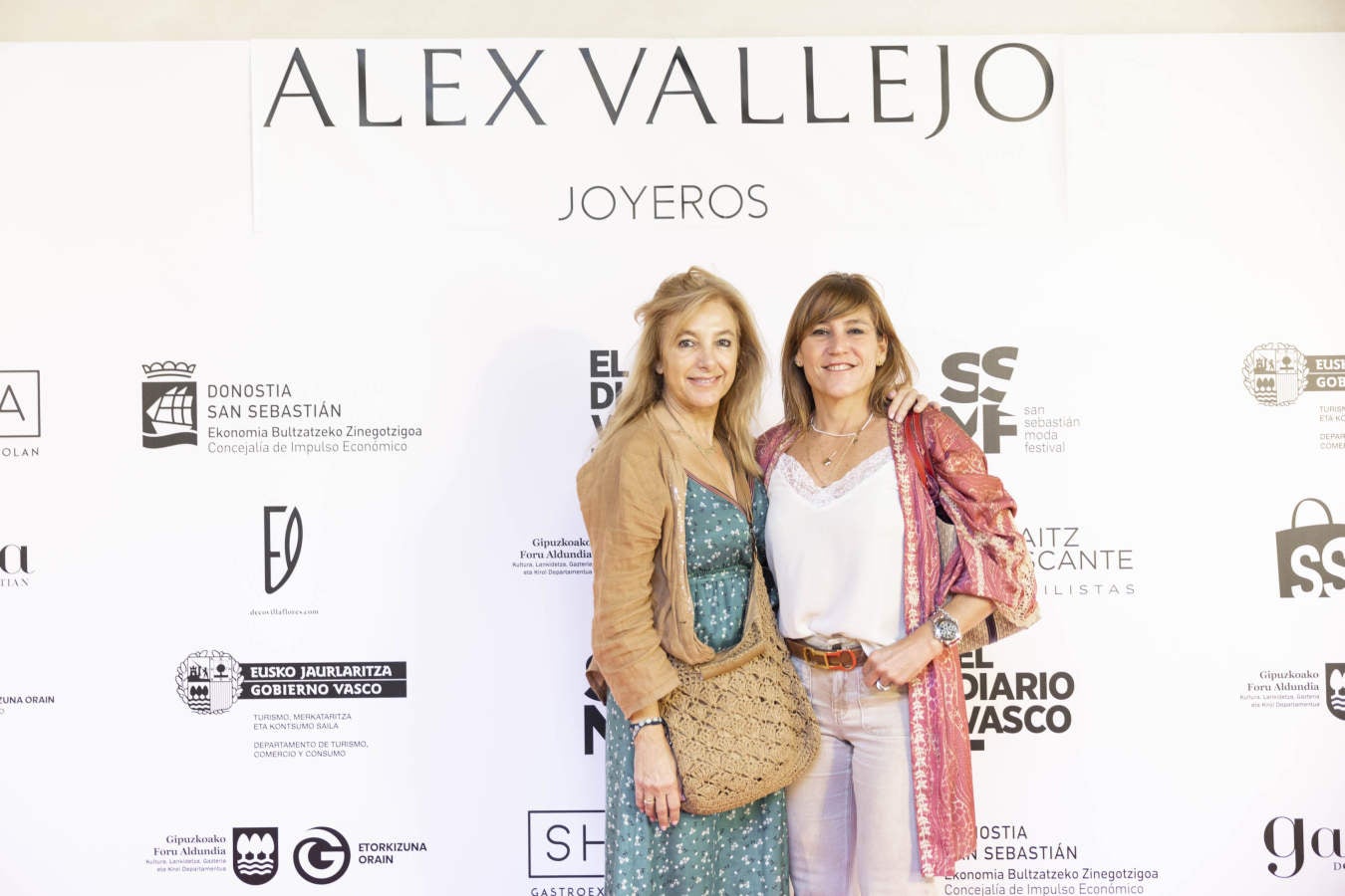 Fotos: Vallejo Joyeros presenta su colección al ritmo de Verdini Dantza Taldea