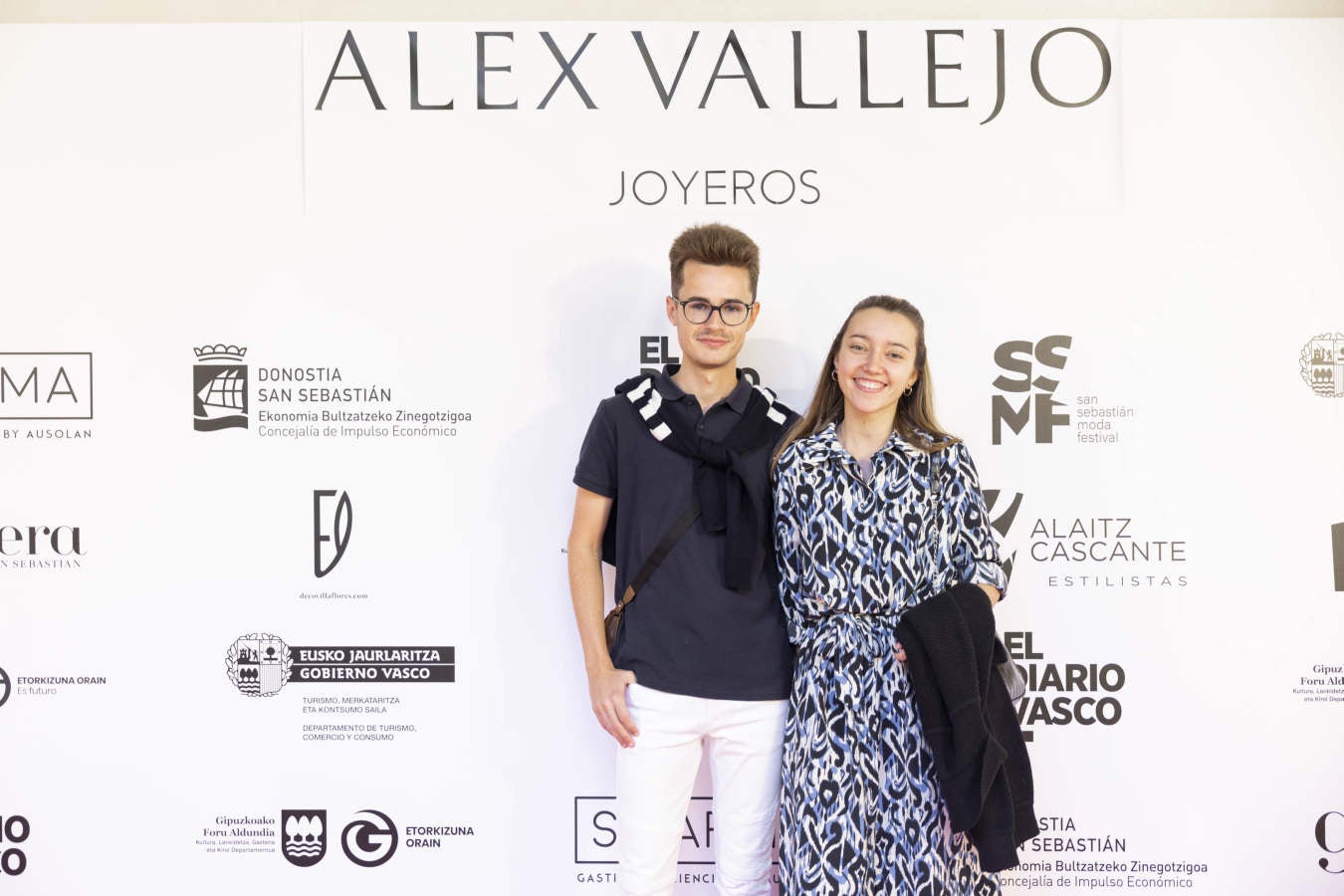 Fotos: Vallejo Joyeros presenta su colección al ritmo de Verdini Dantza Taldea