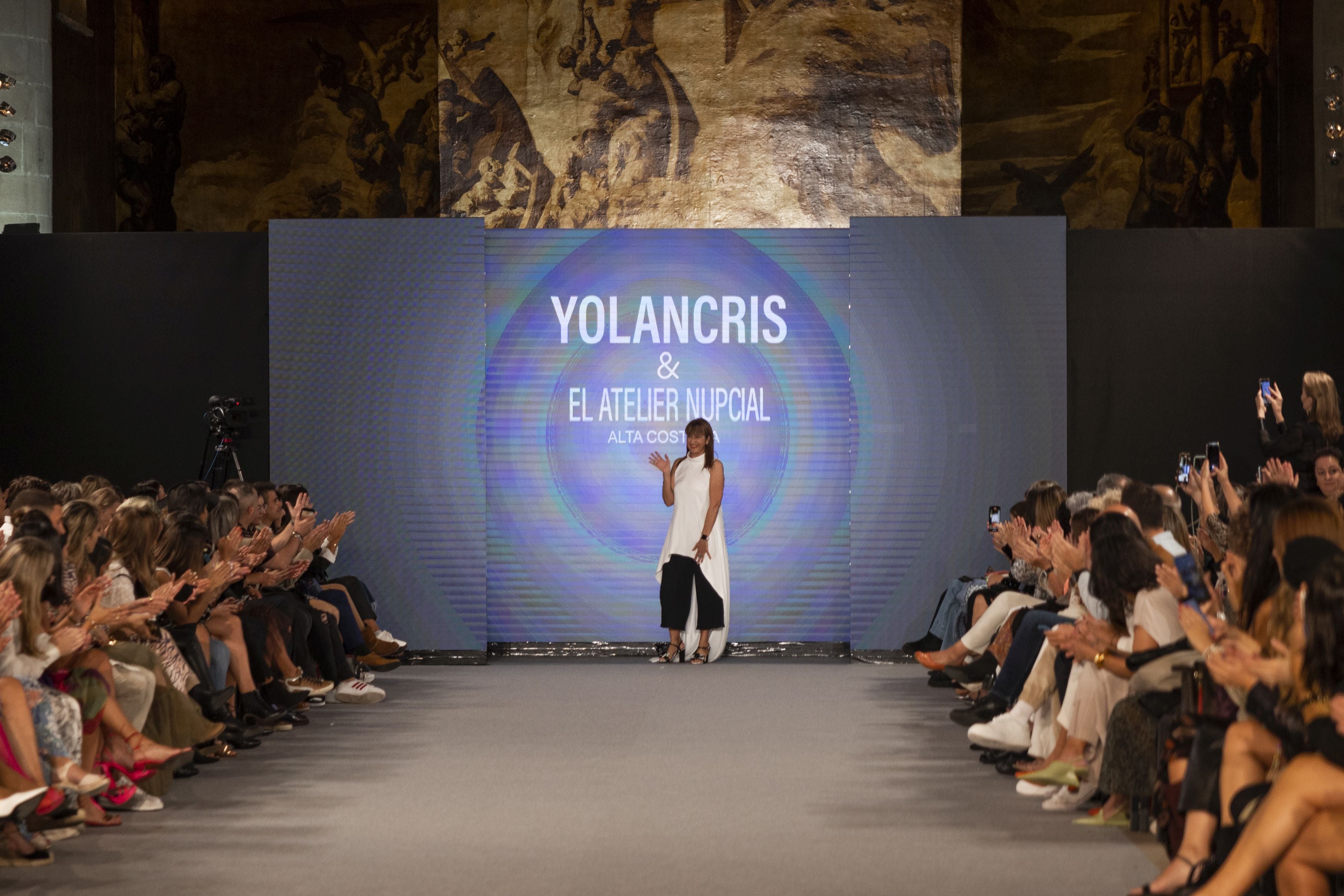 Fotos: Desfile de YolanCris para El Atelier Nupcial