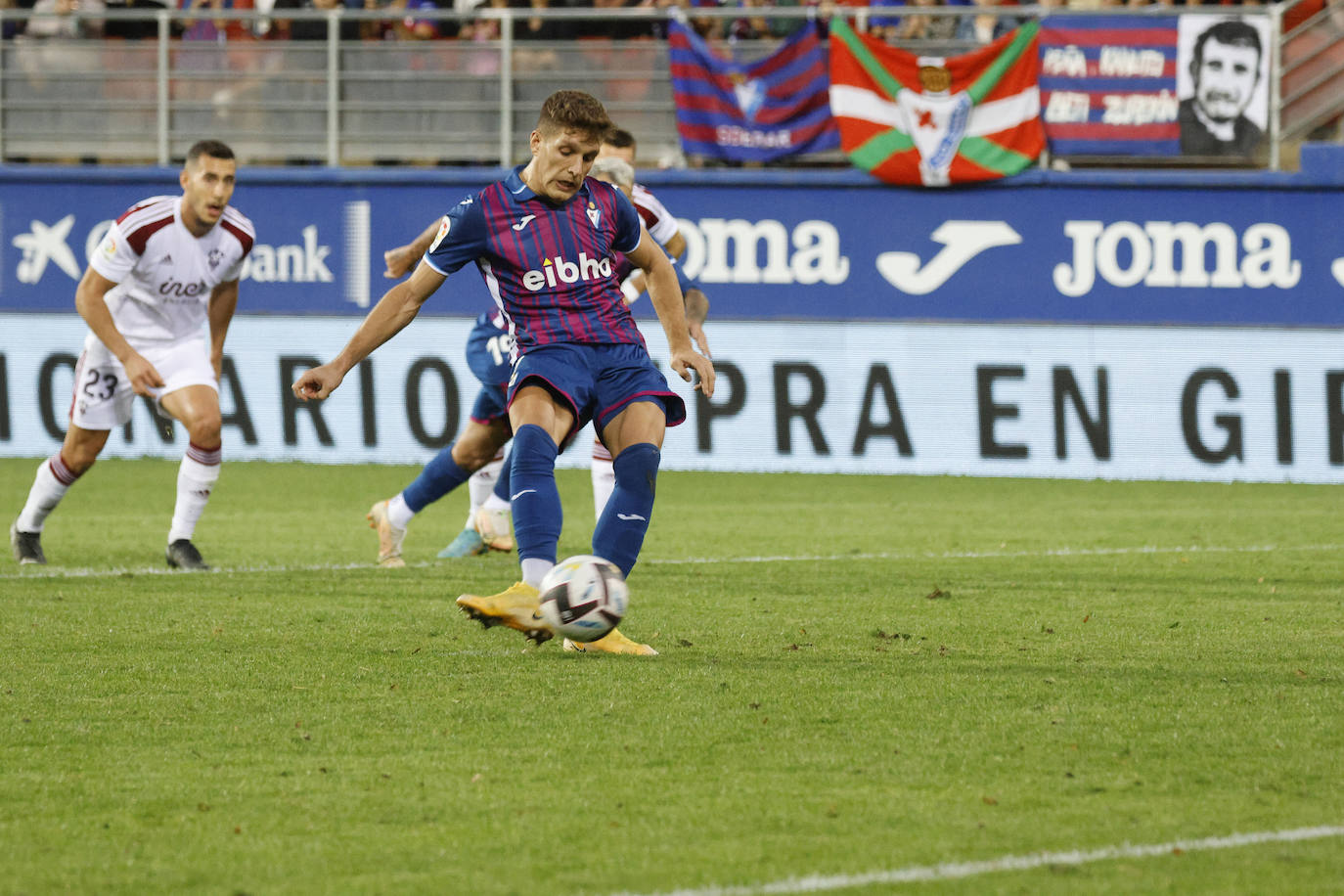 Fotos: Las mejores imágenes del Eibar-Albacete