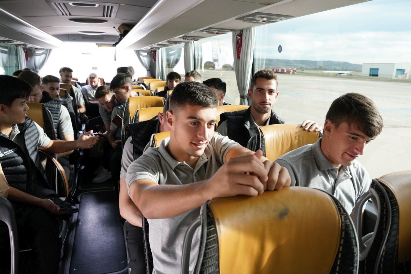 Fotos: Imanol se lleva 25 futbolistas a Nicosia