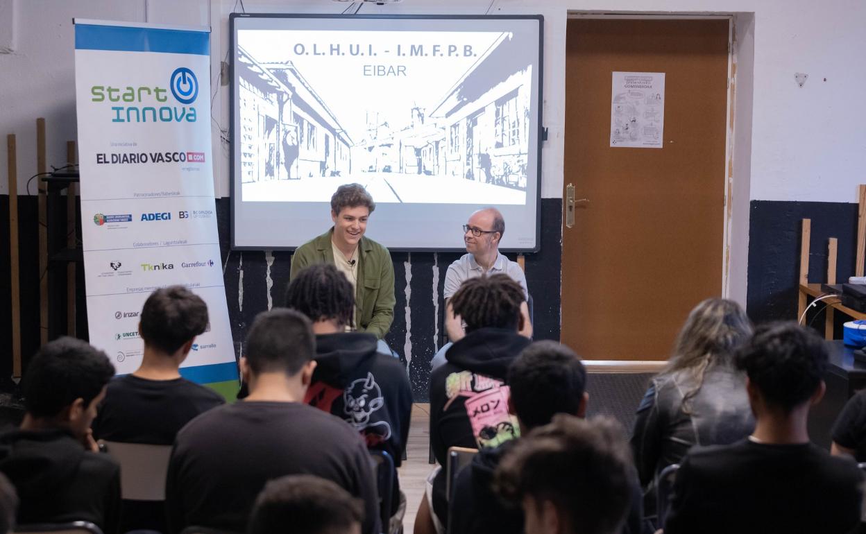 Aritz Guinea, durante la charla que ofreció en Eibar. 