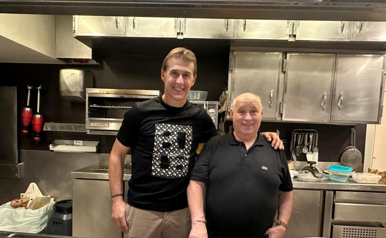 Julen Lopetegui con Javier Arbizu en la sociedad Gaztelubide,