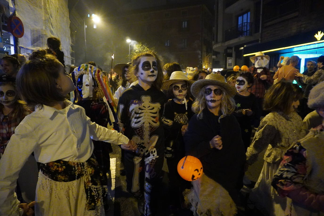 Fotos: La luz se adueño en la Gau beltza