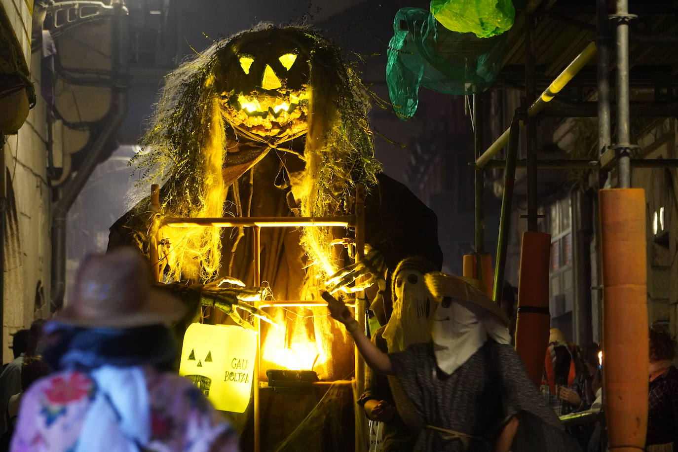 Fotos: La luz se adueño en la Gau beltza