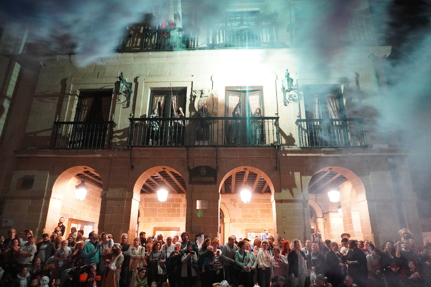 Fotos: La luz se adueño en la Gau beltza