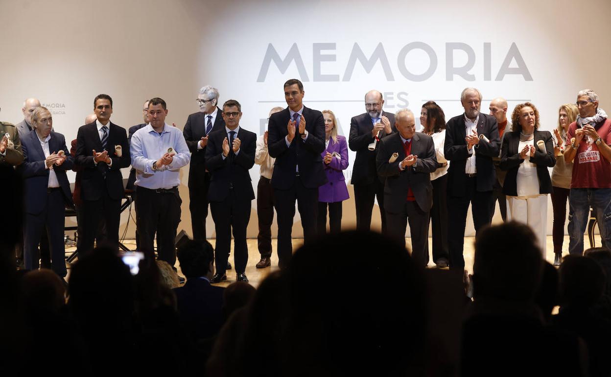 Pedro Sánchez ha presidido el acto por el 'Día de Recuerdo y Homenaje a todas las víctimas del golpe militar, la Guerra y la Dictadura'.