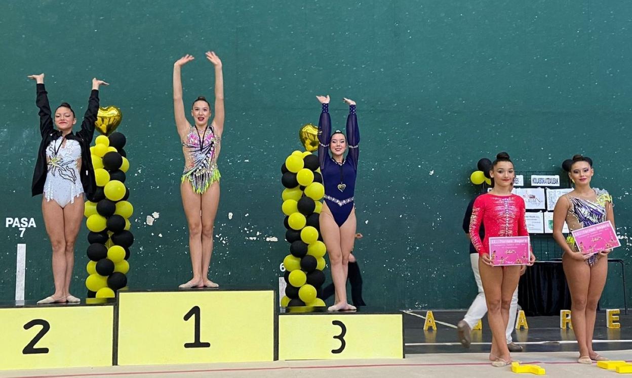 Haizeder Arguiz Vita en lo más alto del podio en el Torneo Bagare, donde Maialen Apraiz logró diploma. 