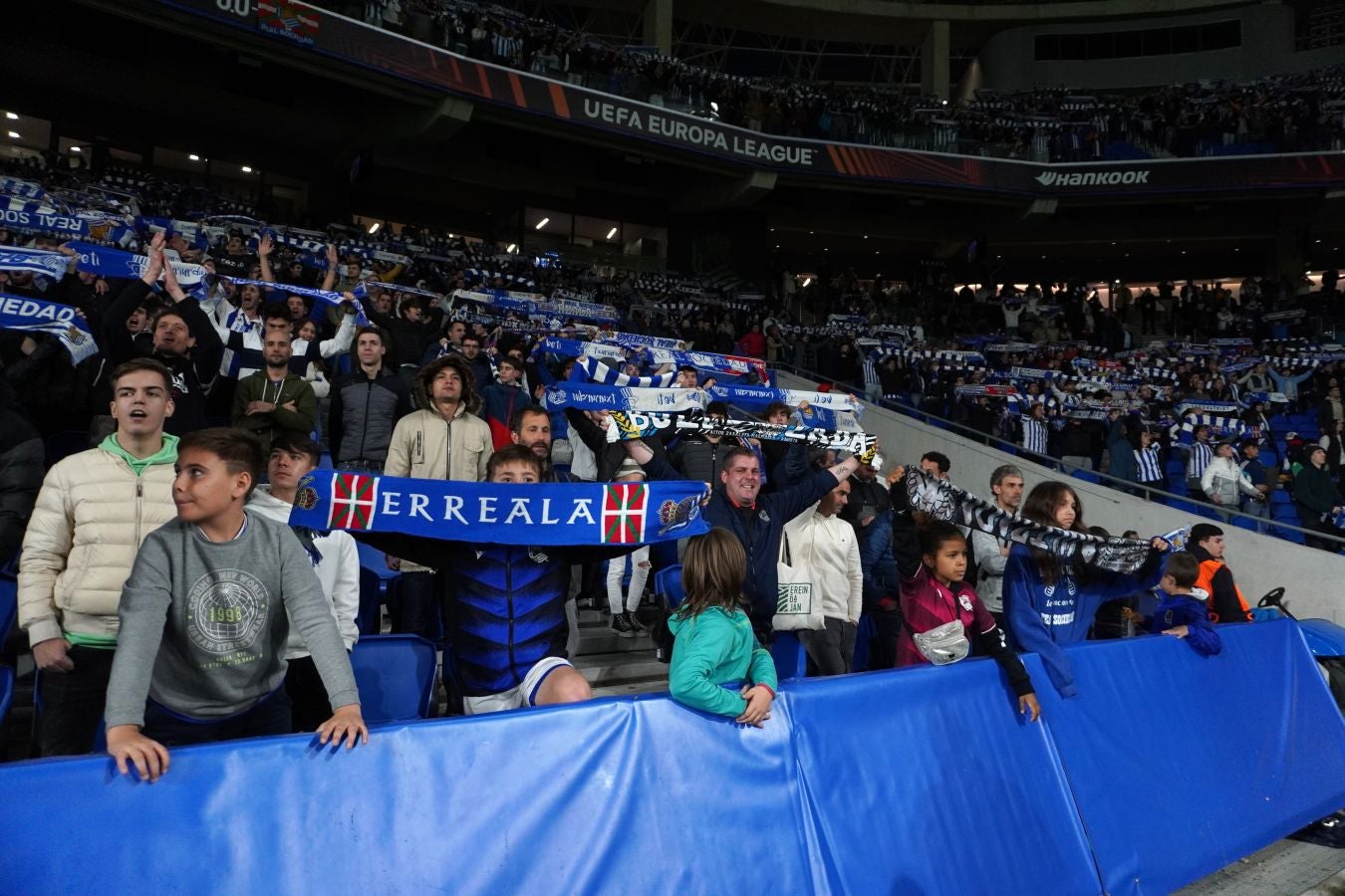 Fotos: Ambiente de gala en el Reale Arena