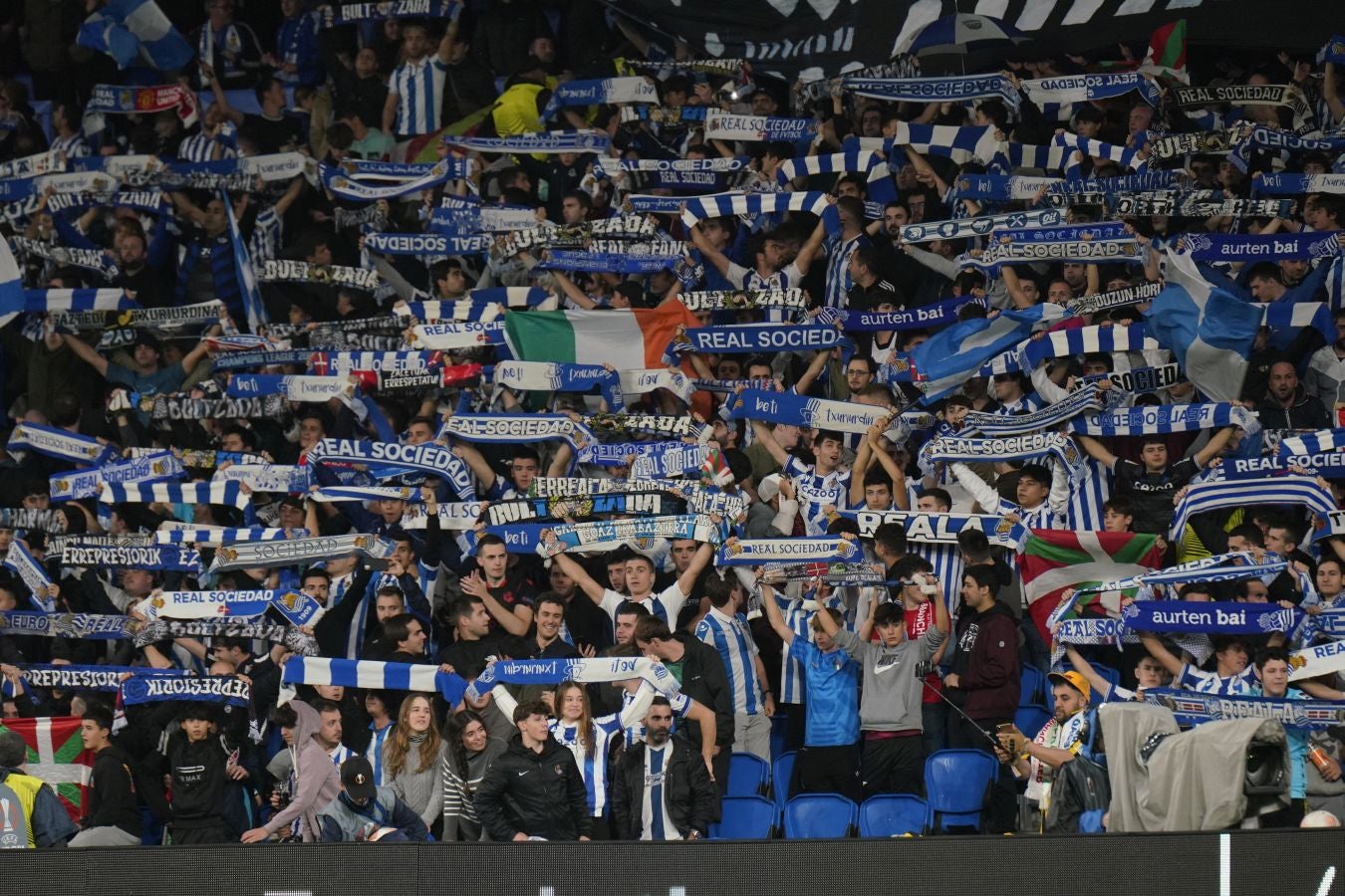 Fotos: Ambiente de gala en el Reale Arena