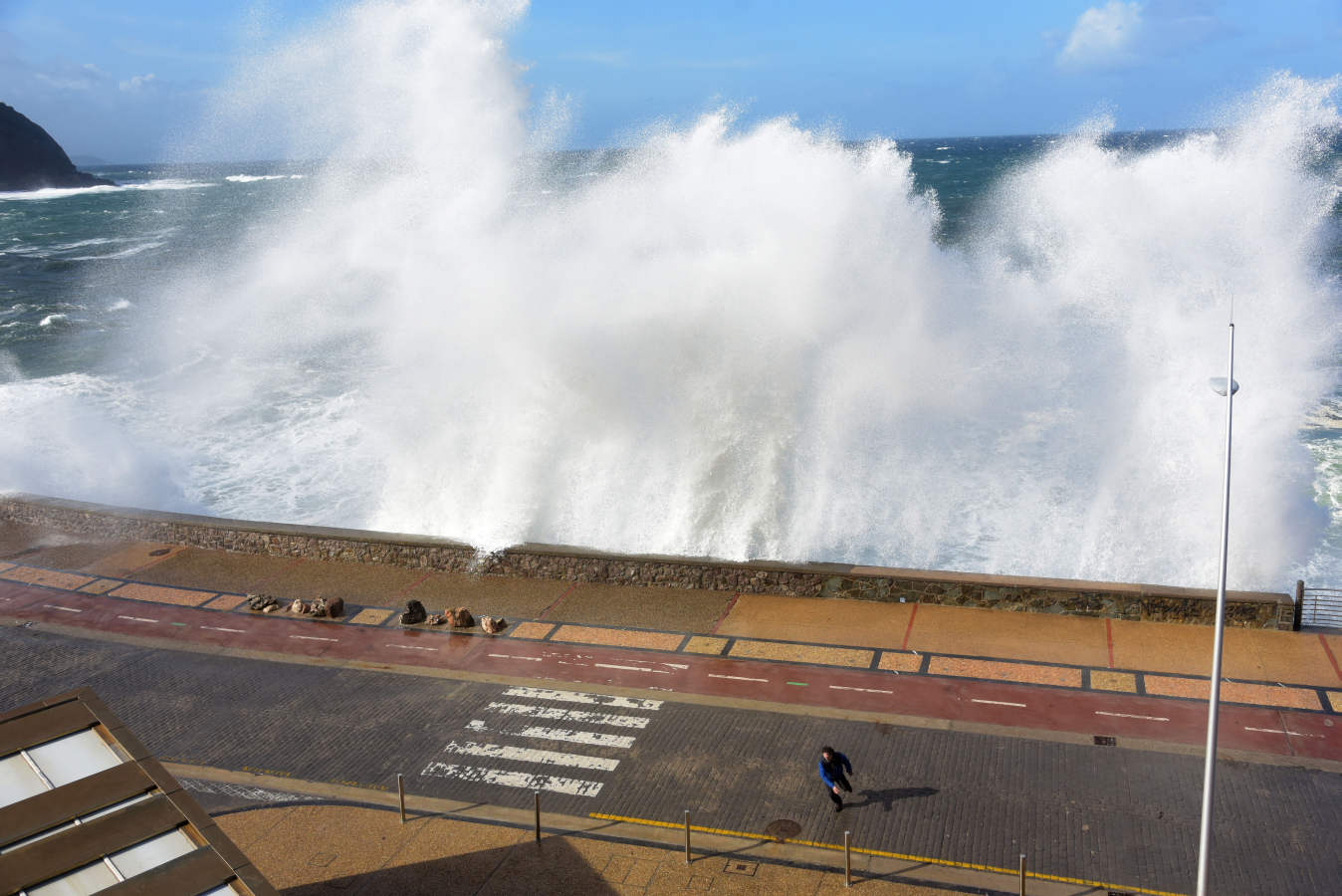 Fotos: El espectáculo de las olas en el Paseo Nuevo