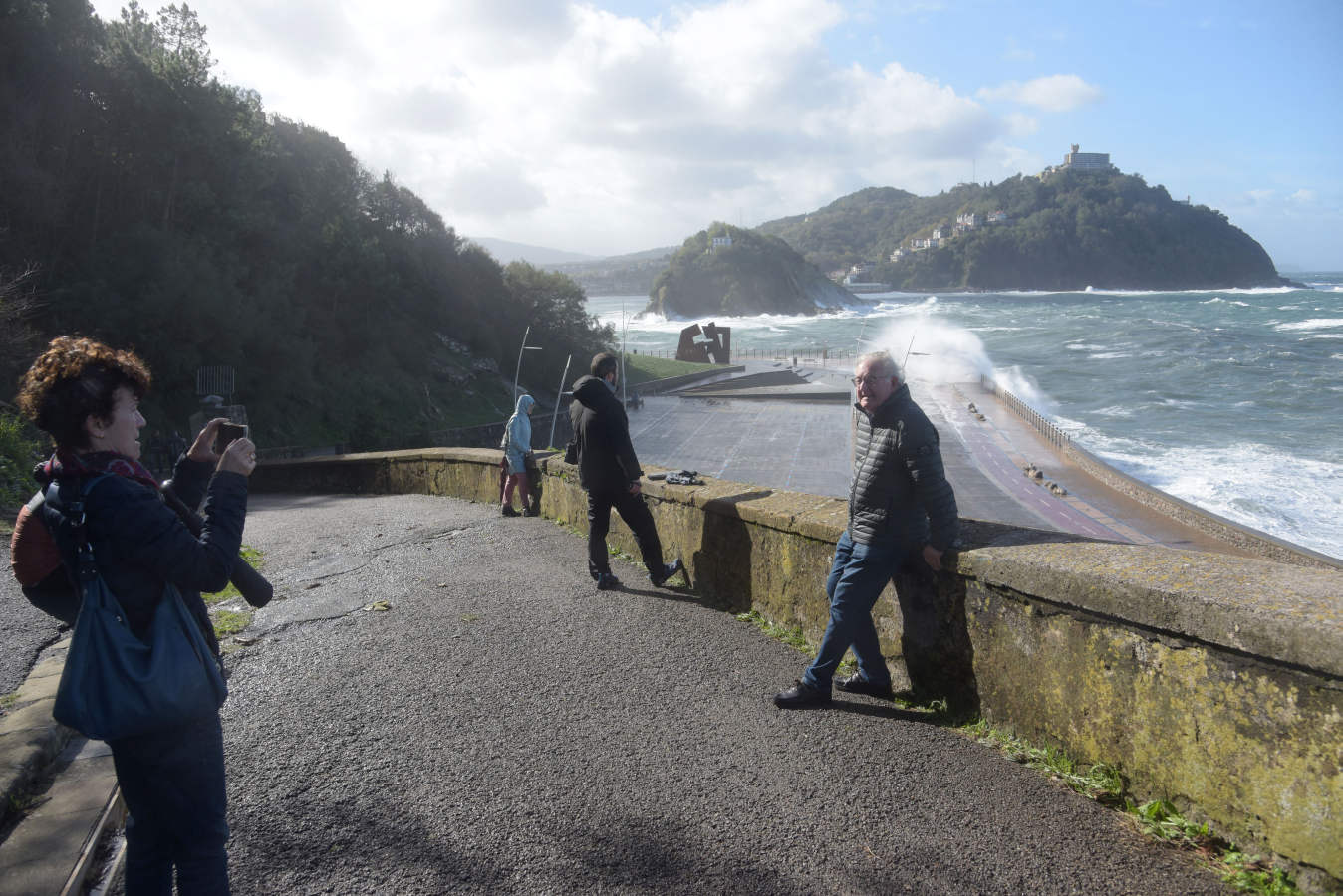 Fotos: El espectáculo de las olas en el Paseo Nuevo