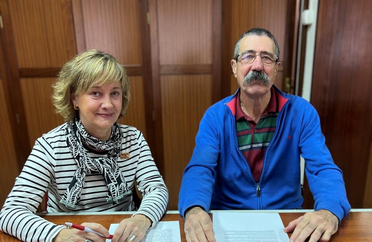 Maite Lombide y Juanjo Zubillaga, durante la rueda de prensa ofrecida en el Centro Social. 