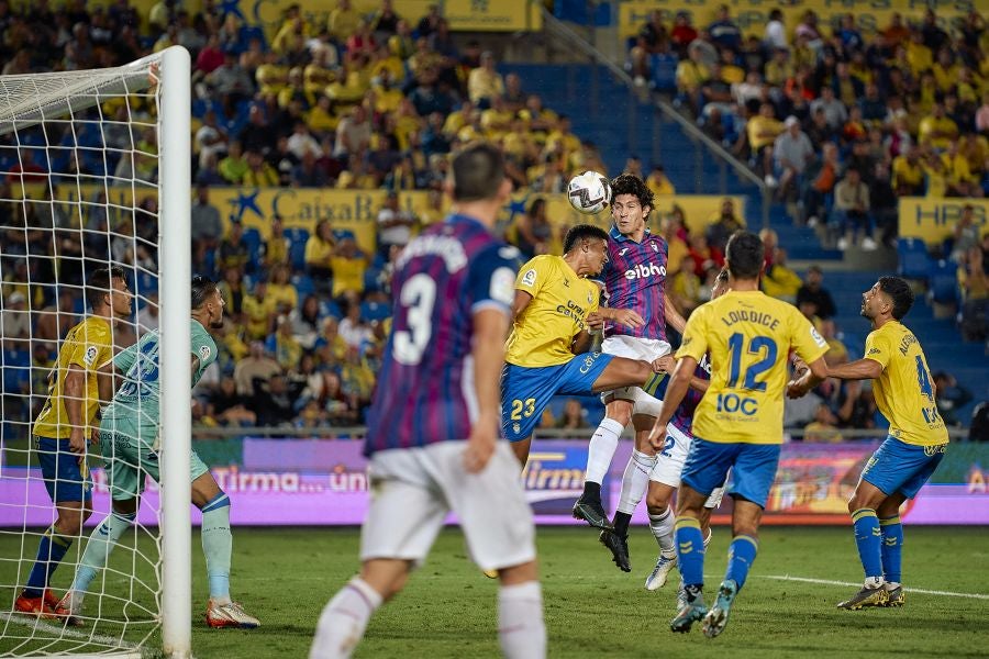 Fotos: Valioso punto para el Eibar