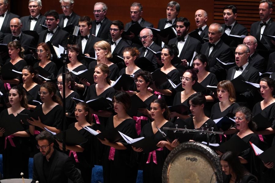 Fotos: Luis Cobos y el Orfeón Donostiarra, en el Kursaal