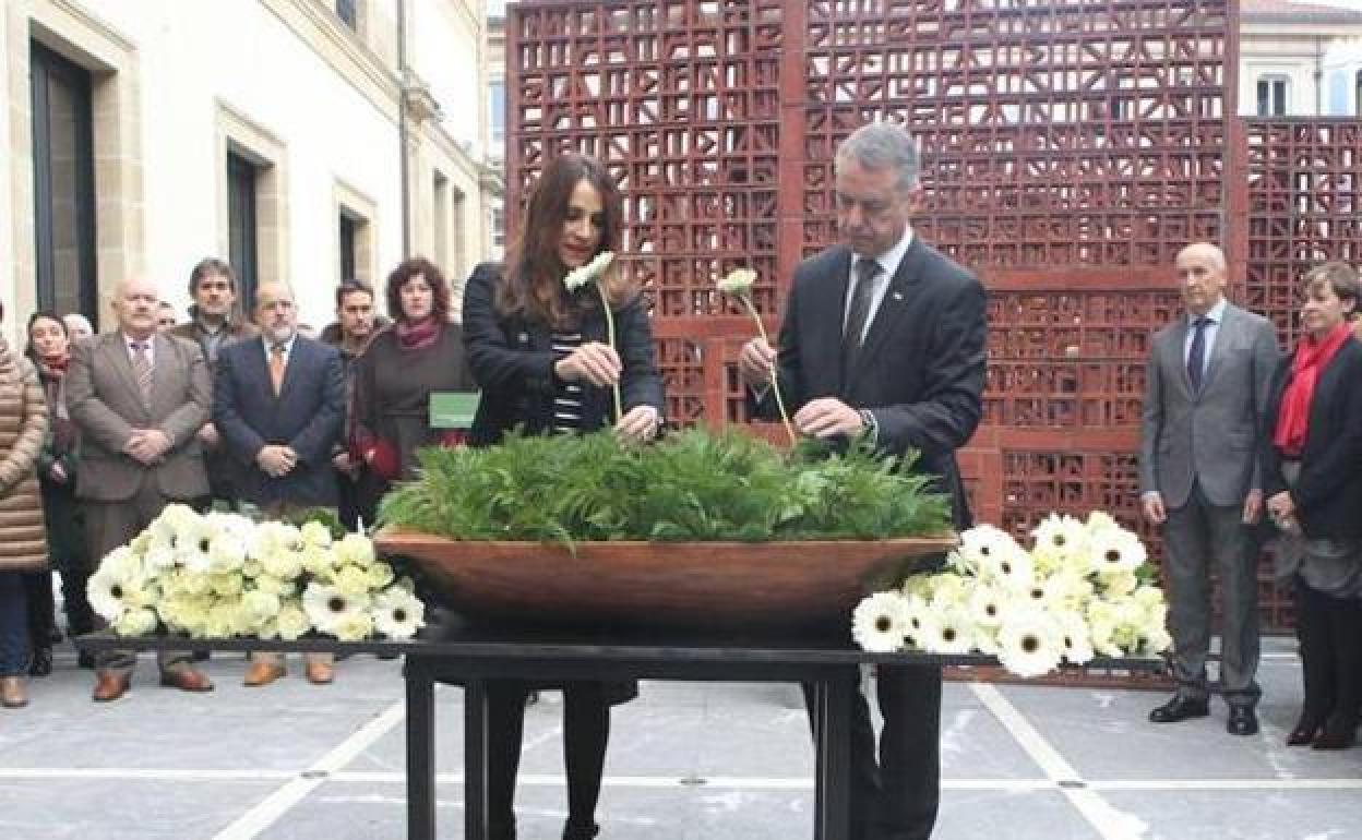 El lehendakari presidirá mañana el Día de la Memoria sin la unidad de los partidos