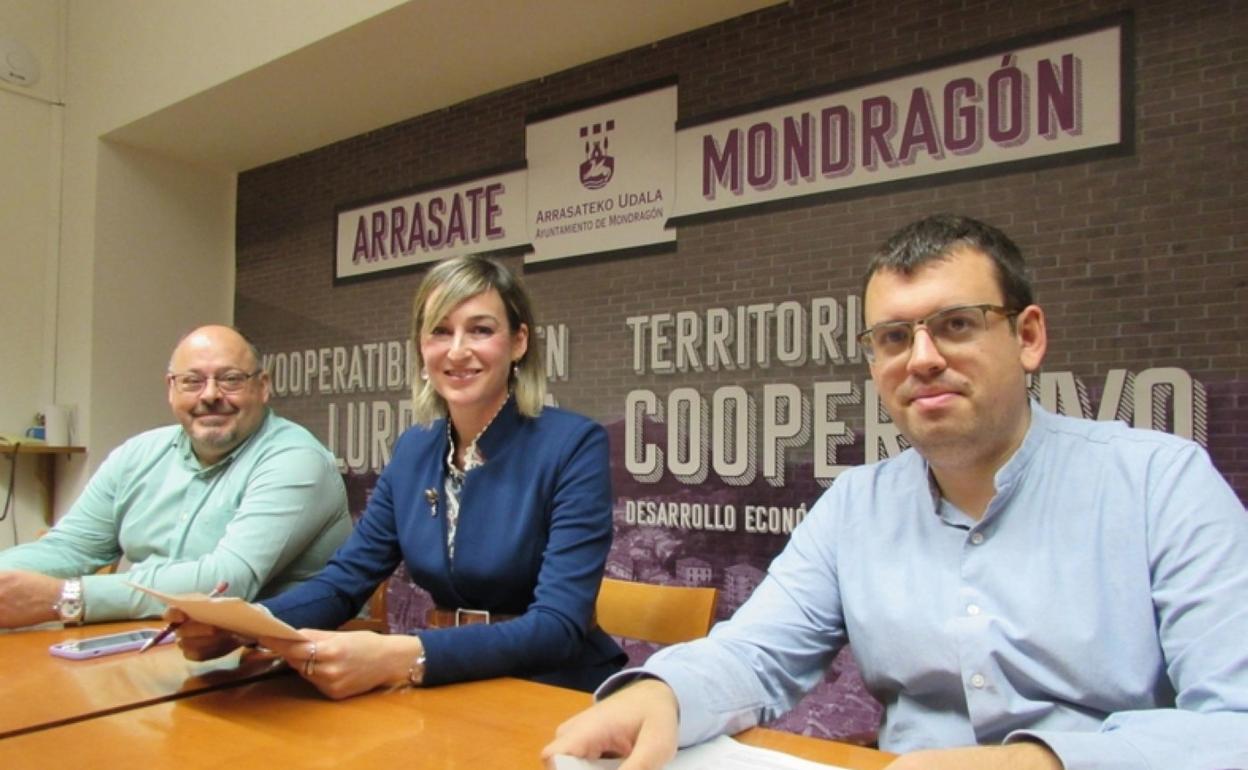 Victoriano Fuentes, María Ubarretxena y Ander Garay. 