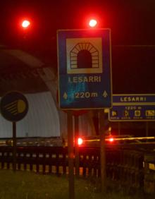 Imagen secundaria 2 - El túnel de Lesarri, cortado al tráfico tras el derrumbe.